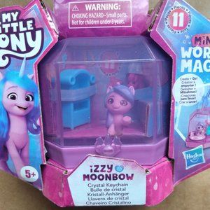 MY LITTLE PONY, iZZY MOONBOW, mini World Magic, Crystal Keychain, NEW